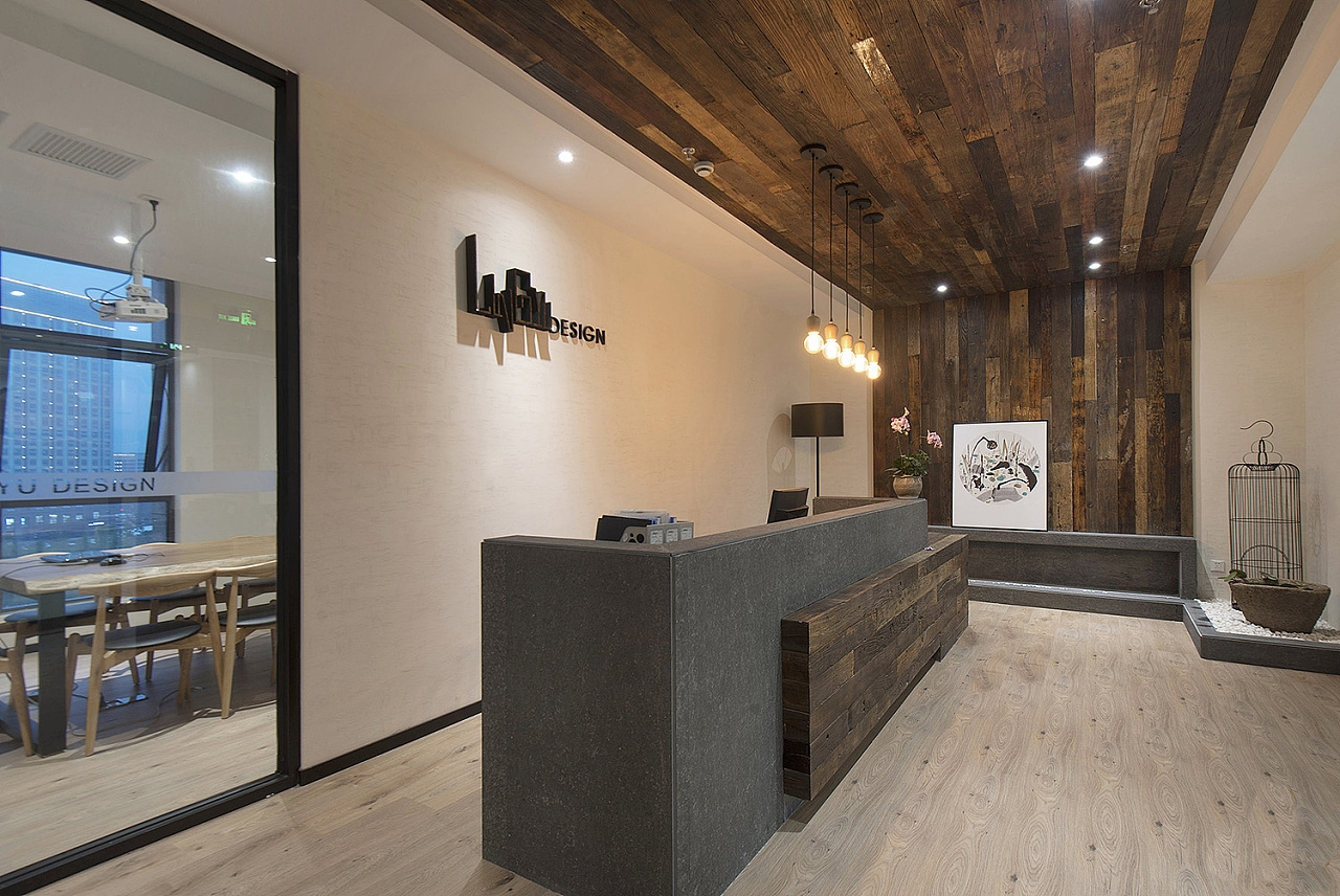 20181018024646773.jpg 辦公室前臺設(shè)計實景